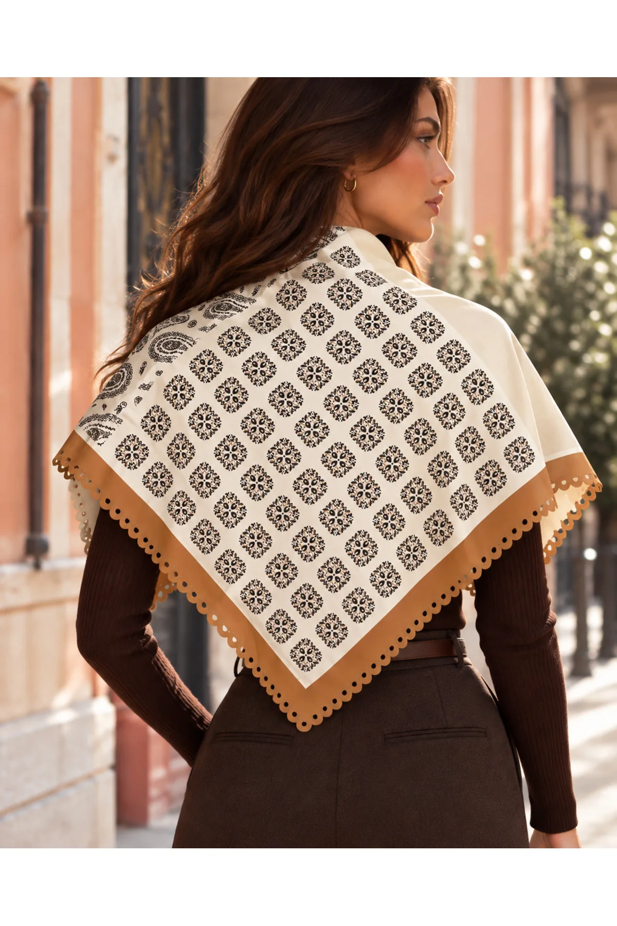 Tarzını Seç Desenli Dantel Oya Kesim Fular / Bandana 70 x 70 cm - Taba Dört