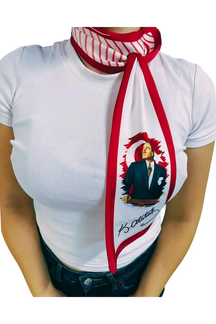 Atatürk Silüetli ve İmzalı Kırmızı-Beyaz Desenli Kravat / Eşarp / Fular Atatürk Silüetli ve İmzalı Kırmızı-Beyaz Desenli Kravat / Eşarp / Fular