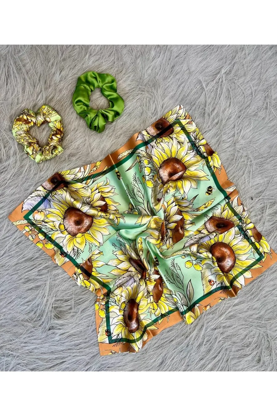 Kadın Dijital Baskılı Göz Fular & Simit Toka Seti – 1 Fular (48×48 cm) + 2 Simit Toka