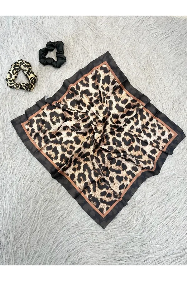 Kadın Dijital Baskılı Leopar Fular & Simit Toka Seti – 1 Fular (48×48 cm) + 2 Simit Toka