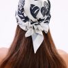 Monstera Yaprakları Model Fular Bandana Şal Estascarf 70x70 Cm