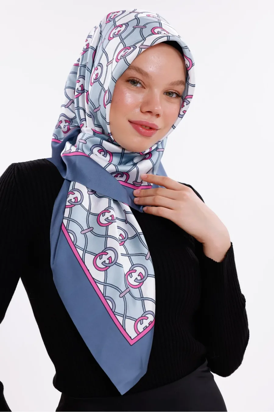 Pembe-Mavi Zincir Desenli Desenli Şifon Saten Eşarp - 100x100 cm