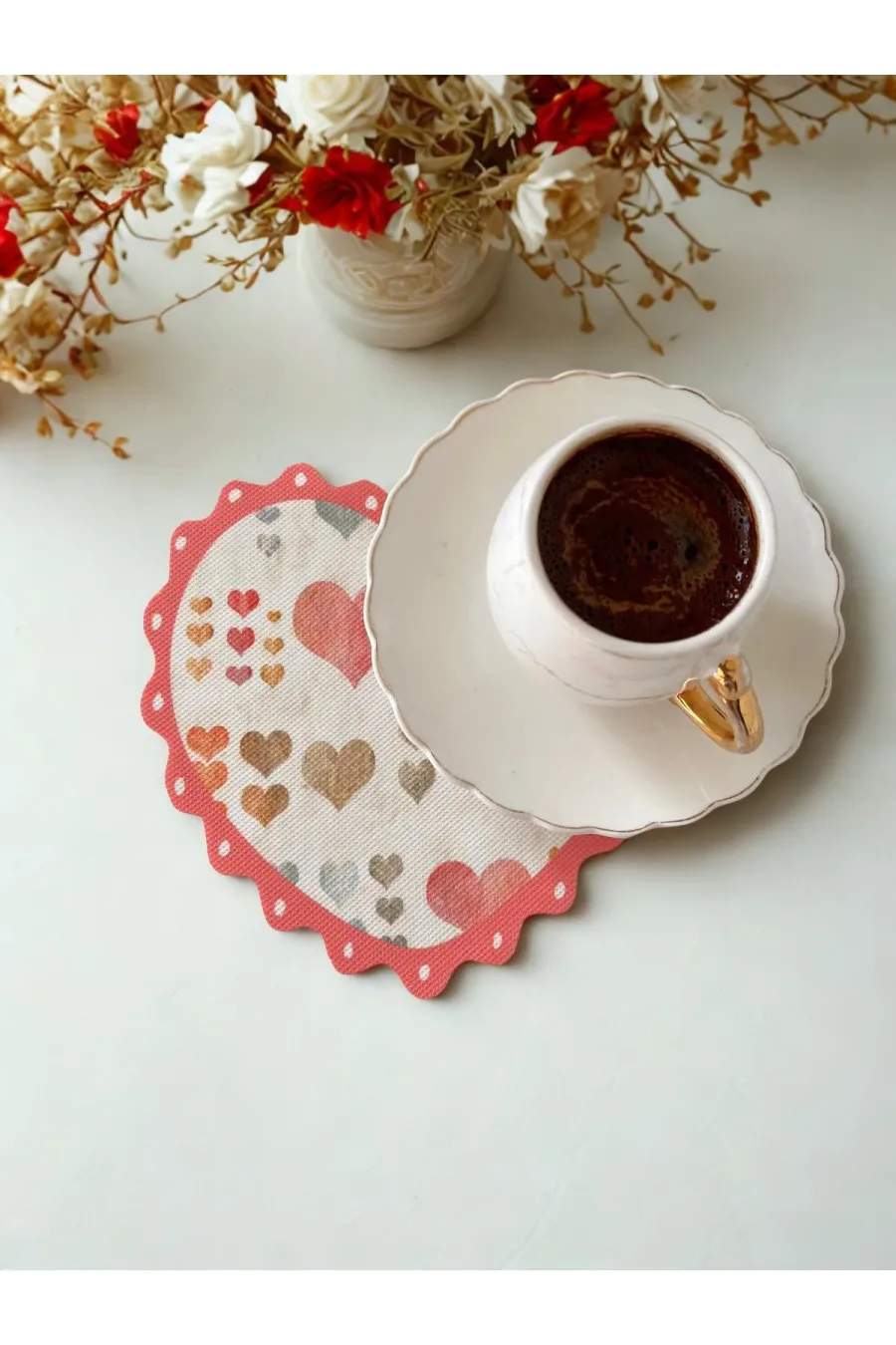 Renkli Kalpler Kahve yanı peçete , sunumlık peçetel , koktely peçete , bardak altlığı 6'lı Set Renkli Kalpler Kahve yanı peçete , sunumlık peçetel , koktely peçete , bardak altlığı 6'lı Set