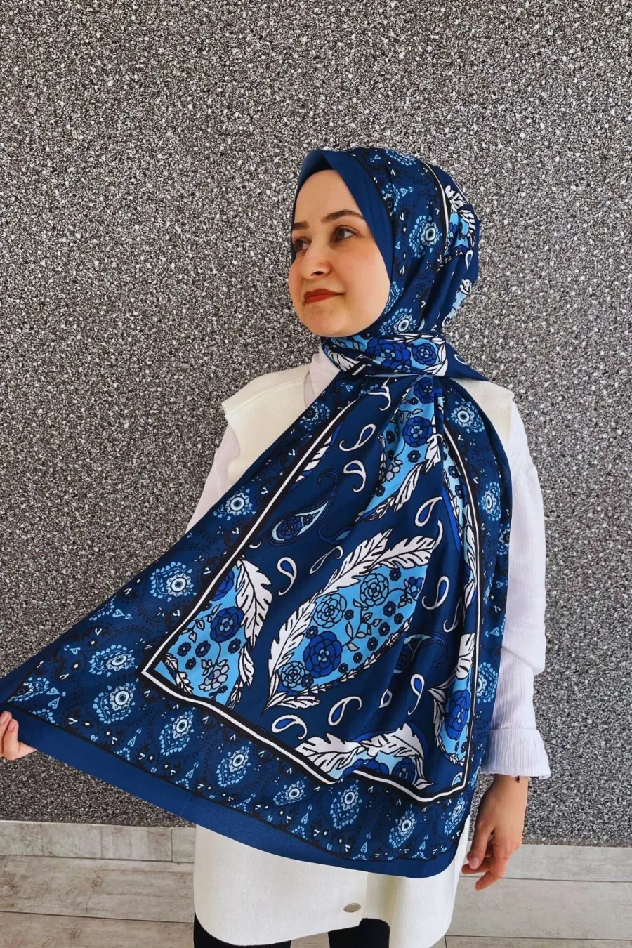 Retro Desenli Kadın Şal Lacivert Estascarf