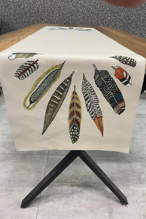 Şans Tüyü Desenli Runner 40x140 Cm