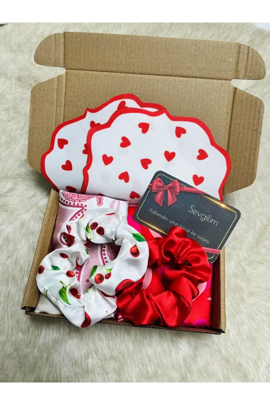 Sevgililer Günü Özel Love Fular Toka Bandana Hediye Seti