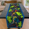 Su Bahçesi – 3D Balık ve Nilüfer Desenli Masa Runner & 4'lü Supla Takımı Su Bahçesi – 3D Balık ve Nilüfer Desenli Masa Runner & 4'lü Supla Takımı
