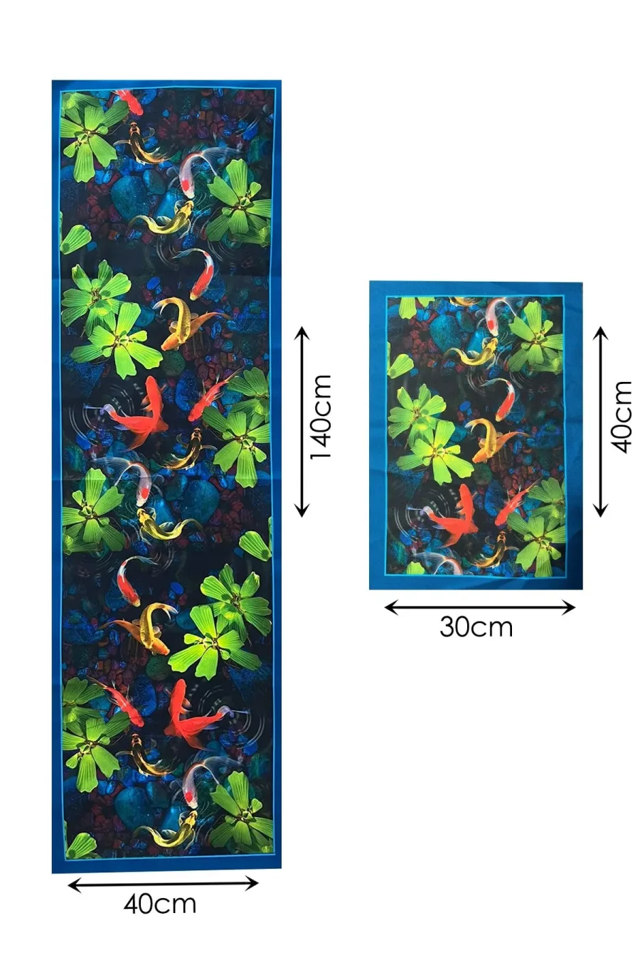 Su Bahçesi – 3D Balık ve Nilüfer Desenli Masa Runner & 4'lü Supla Takımı Su Bahçesi – 3D Balık ve Nilüfer Desenli Masa Runner & 4'lü Supla Takımı