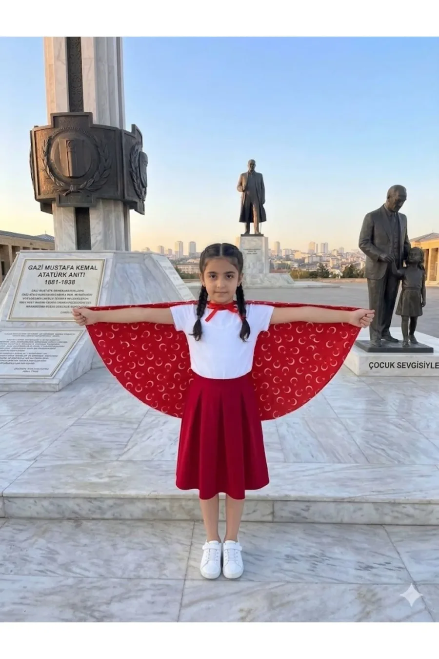 Tarzını Seç Çift Taraflı Atatürk Silüet Türk Bayraklı Pelerin Gösteri Kostümü 145x73cm Tarzını Seç Çift Taraflı Atatürk Silüet Türk Bayraklı Pelerin Gösteri Kostümü 145x73cm