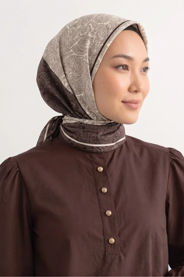 Tarzını Seç Kahverengi Royal Fular / Bandana / Aksesuar / Eşarp 90x90 cm Tarzını Seç Kahverengi Royal Fular / Bandana / Aksesuar / Eşarp 90x90 cm