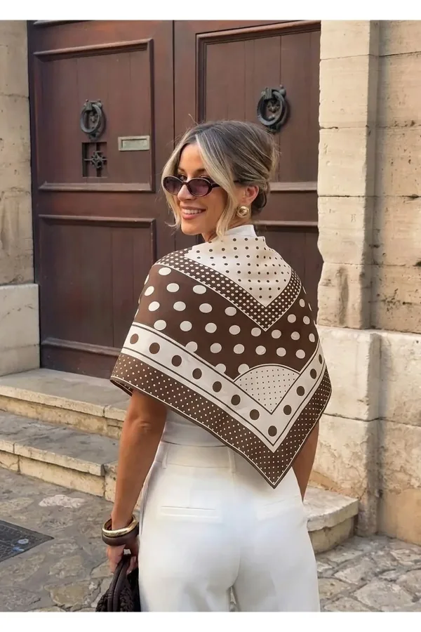 Tarzını Seç Mocha Puantiye Desenli Fular / Bandana 70x70 cm Tarzını Seç Mocha Puantiye Desenli Fular / Bandana 70x70 cm