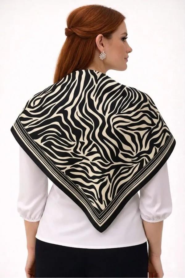 Tarzını Seç Siyah Zebra Fular / Bandana / Aksesuar / Eşarp 90x90 cm Tarzını Seç Siyah Zebra Fular / Bandana / Aksesuar / Eşarp 90x90 cm